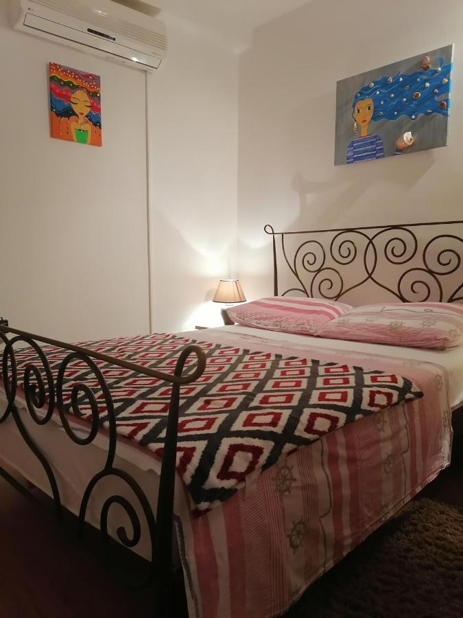 Apartment Nikolina Trogir Eksteriør billede