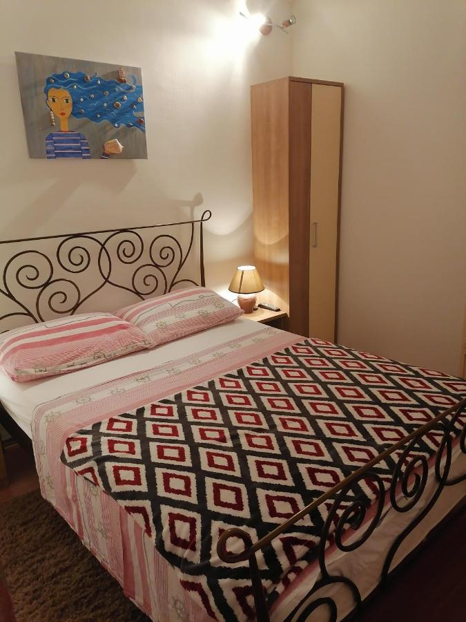 Apartment Nikolina Trogir Eksteriør billede
