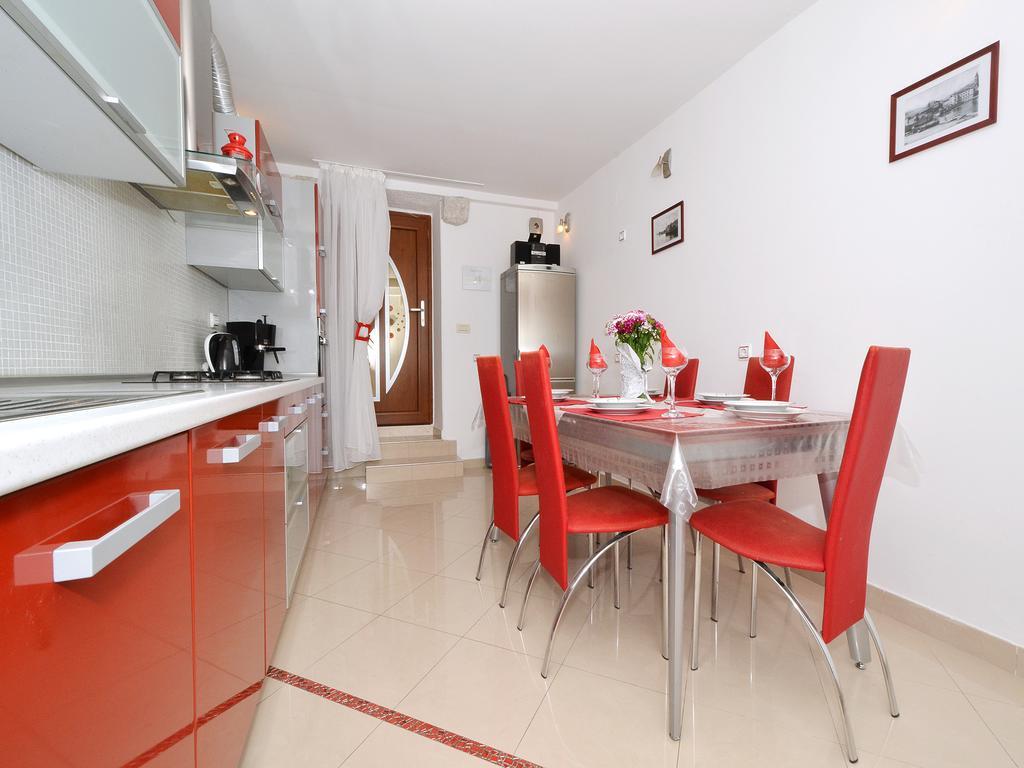 Apartment Nikolina Trogir Eksteriør billede